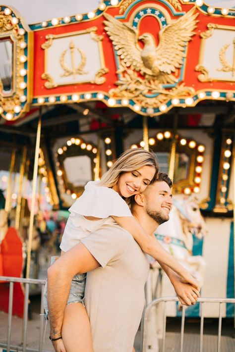 Fair Engagement Pictures, Fair Couples Photoshoot, Fair Couple Pictures, Carousel Photoshoot, Couple Pictures Ideas, Carnival Photo Shoots, Fair Photos, Success Plan, Fair Pictures