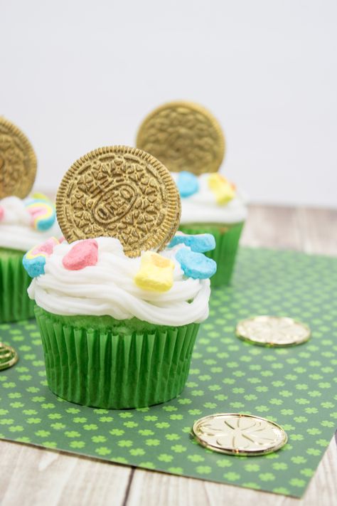 Fun One Year Old Birthday Ideas, Leprechaun Birthday Party, Lucky Number 7 Birthday Party, Lucky One First Birthday Girl Cake, St Patrick’s Birthday, Lucky 1 Birthday Party, Lucky One Birthday Party Food, Lucky Charms Birthday Party, Lucky 7 Birthday Theme