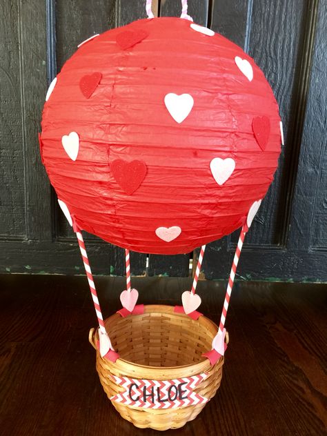 Valentine's Box, Hot Air Balloon Basket Hot Air Balloon Valentine, Unique Valentine Box Ideas, Hot Air Balloon Basket, Balloon Valentine, Girls Valentines Boxes, Diy Valentines Box, Valentine Boxes For School, Kids Valentine Party, Kids Valentine Boxes