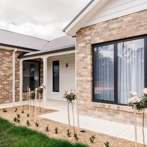 Gallery Cladding House Exterior Australia, House Facades Australia, Scandi Cottage, Acreage Homes, Country Farmhouse Exterior, Brick House Exterior Makeover, Country House Exterior, Country Home Exterior, Brick Farmhouse