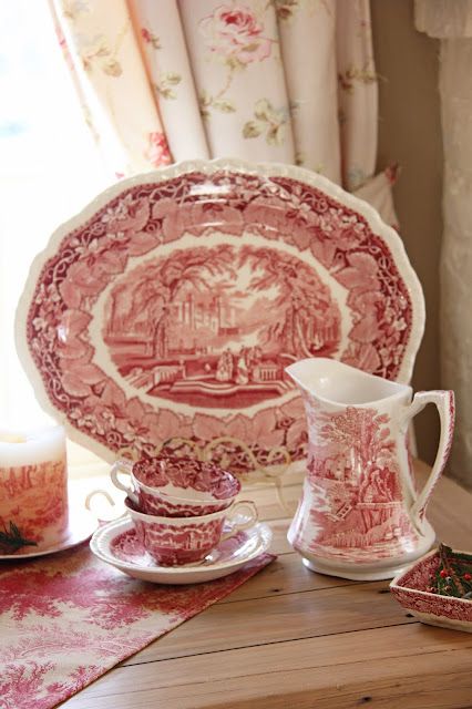 Red Toile, Vintage Dishware, House Gardens, Antique Dishes, China Dishes, Red Kitchen, Tea Cups Vintage, Red Bricks, Beautiful Dishes