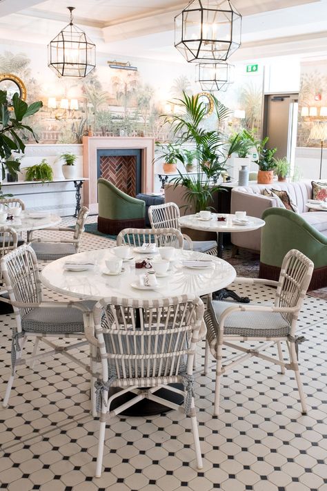 Afternoon Tea at the Tamburlaine in Cambridge // via Stacie Flinner Tea Room Interior, English Tea Room, Tea Room Design, Tea House Design, Tea Room Decor, Vintage Tea Rooms, Stacie Flinner, Tea Restaurant, Tea Lounge