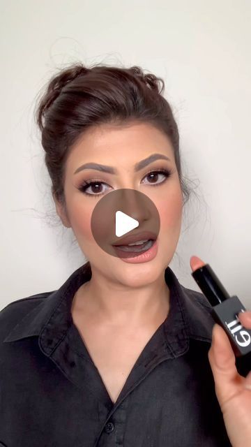 FAIZA HYDER on Instagram: "Detailed Everyday makeup tutorial!  . . . @elfcosmeticsuk Hydrating Camo concealer @hudabeauty Tantour @charlottetilbury pressed powder  @hudabeauty Glowish bronzer @elfcosmeticsuk Blush Always Rosy @tartecosmetics Tartelette in Bloom palette @tatti_lashes Artiste lash @rimmellondon scandal eyes eye pencil Nude @maccosmeticsuk Mineralize skinfinish Global Glow @elfcosmeticsuk lipstick Hustle . . . #makeup #makeupartist #makeuptutorial #softglam #everydaystyle #eyerydaymakeup #naturalmakeup #urdu #urduzone #makeuptransformation #beforeandafter #makeupbyme #pakistanimakeupartist #pakistanistreetstyle #reelslovers #reeltoreel #reelviral #reelvideos #instadaily #instamakeup" Nude Eye Makeup Tutorial, Nude Makeup Tutorial, Tartelette In Bloom Palette, Hydrating Camo Concealer, Nude Eye Makeup, Everyday Makeup Tutorial, Tatti Lashes, Pakistani Makeup, Eyeshadow Styles