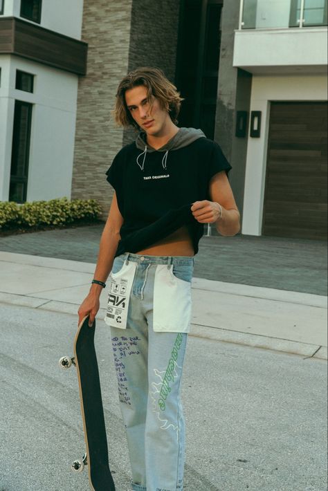 Long Hair Male Model, Aries Outfits, Jason Taylor, Outfit Rosa, Casual Outfits Fashion, Surfer Hair, Fashion Casual Outfits, Middle Part Hairstyles, Men Fashion Casual