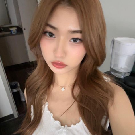 blue on blue | Instagram Pose Korean, Julia Ma, Light Brown Hair Dye, Beige Hair Color, Lips Aesthetic, Hair Color Brown Chestnut, Chestnut Brown Hair, Frosted Hair, Chestnut Hair