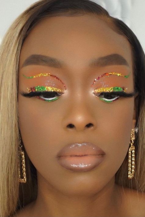 Green And Gold Makeup Ideas, Red Yellow Makeup, Yellow And Silver Makeup Looks, Yellow And Green Makeup, Green And Yellow Makeup, Red And Yellow Eyeshadow, Yellow And Red Eyeshadow Looks, Red Yellow Green Eyeshadow Looks, Bright Yellow Eyeshadow Looks