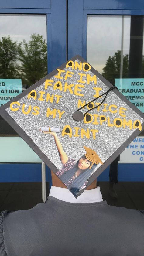 My graduation cap (Nicki Minaj inspired) lol Funny Graduation Caps, Creative Graduation Caps, College Grad Cap Ideas, Graduation Cap Decoration Diy, High School Graduation Cap, Rapper Wallpaper Iphone, College Graduation Cap Decoration, Grad Cap Designs, Yearbook Covers