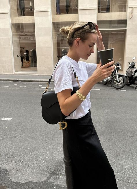 Saddle Bag Outfit, Dior Saddle Bag Outfit, Dior Bag Outfit, Dior Outfit, Bag Outfit, Dior Saddle, Bags Aesthetic, Closet Fashion, Saddle Bag