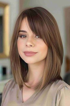 Medium Length Hair With Bangs, Haircuts For Medium Length Hair, Side Swept Hairstyles, Side Part Hairstyles, Layered Haircuts For Medium Hair, Best Haircuts, Fall Hair Cuts, Hair And Makeup Tips, Warm Chocolate