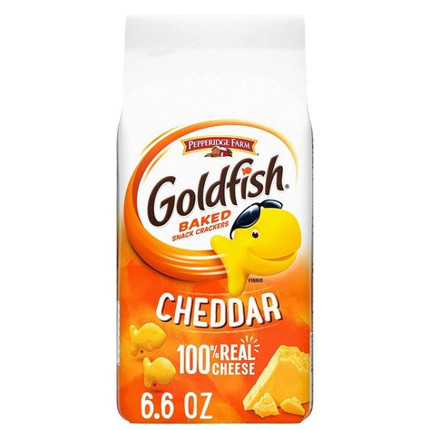 Serve up a snack the whole family will enjoy with Pepperidge Farm Goldfish Cheddar Cheese Crackers, the fun, fish-shaped snack crackers with a smile. These baked cheese snacks are made with ingredients you can feel good about, including 100% real Cheddar cheese and no artificial flavors or preservatives. The great taste and fun, bite-sized shape of Goldfish crackers make them the perfect at-home or on-the-go snacks for kids and adults. This 6.6-ounce bag contains roughly 6 satisfying servings an Png Snacks, Kids Lunch Snacks, Dance Necessities, Period Snacks, Grocery Snacks, Aesthetic Snacks, Snack Png, Goldfish Snack, Good Snacks