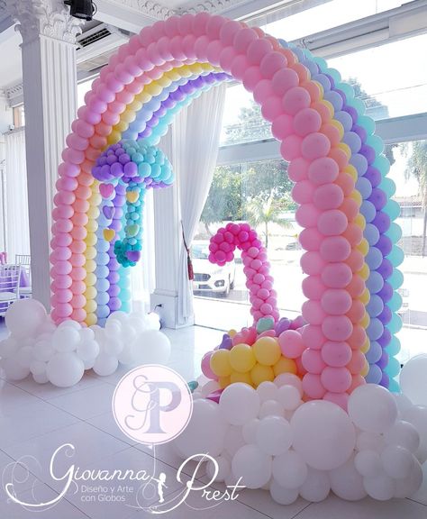 Care Bears Birthday Party, Rainbow Themed Birthday Party, Care Bear Party, Unicorn Birthday Party Decorations, Care Bear Birthday, Idee Babyshower, Unicorn Themed Birthday Party, Girl Birthday Decorations, Birthday Party Theme Decorations