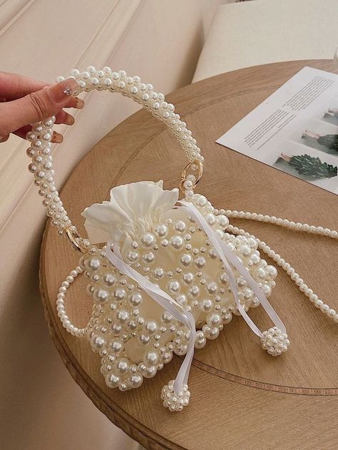 Pretty Hand Bags, Fancy Clutch Purse, Mini Satchel Bag, Hand Beaded Bag, Bride Bag, Sac Diy, Creative Gift Wraps, My Style Bags, Bridal Handbags