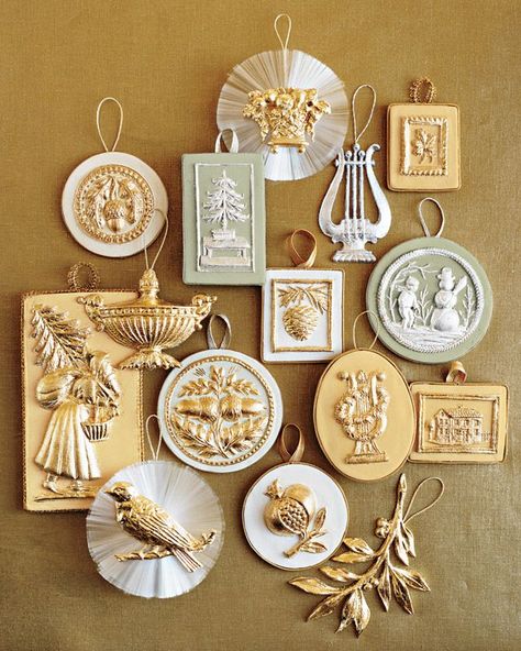 Using paperclay modeling material and wooden springerle molds Martha Stewart Christmas, Easy Christmas Ornaments, Diy Christmas Ornament, Christmas Ornaments Homemade, Christmas Ornament Crafts, Handmade Christmas Ornaments, Diy Christmas Tree, Homemade Christmas, Shooting Stars