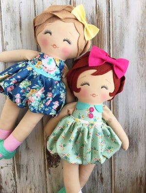 SpunCandy Handmade Dolls. The cutest cloth dolls. And baby friendly! Dolls And Daydreams, Diy Rag Dolls, Baby Doll Pattern, Rag Dolls Handmade, What To Use, Sewing Dolls, Handmade Dolls, Sewing Toys