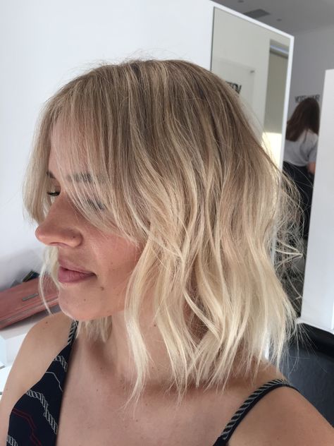 Creamy blonde w/ root shadow Blonde Shadow Root Short Hair, Short Blonde With Shadow Roots, Light Blonde Shadow Root, Short Creamy Blonde Hair, Short Blonde Hair Shadow Root, Blonde Bob Shadow Root, Short Blonde Hair With Shadow Roots, Creamy Blonde Bob, Blonde Hair Root Shadow