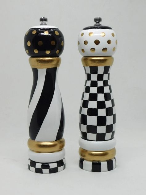 Hand Painted 8 Inch Tall Salt / Pepper Mills Black & White - Etsy Mackenzie Childs Diy, Wooden Pepper Mill, Mackenzie Childs Inspired, Mckenzie And Childs, Estilo Shabby Chic, Courtly Check, Black And White Decor, Whimsical Decor, Mackenzie Childs