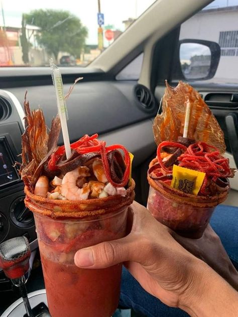 Michelada Aesthetic, Michelada Recipe, Mexican Treats, Cooking Recipes For Dinner, Mexican Snacks, Food Truck Business, Birthday Drinks, Michelada, Junk Food Snacks