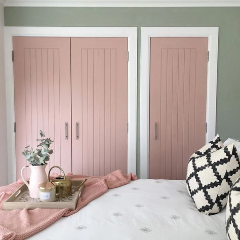 Muted green wall paint color with pink doors and white trims Dusty Pink Curtains, Pink Wardrobe, Pink Girl Room, Bedroom Pink, Sage Green Bedroom, Pink Furniture, Living Room Door, Cosy Room, Pink Living Room