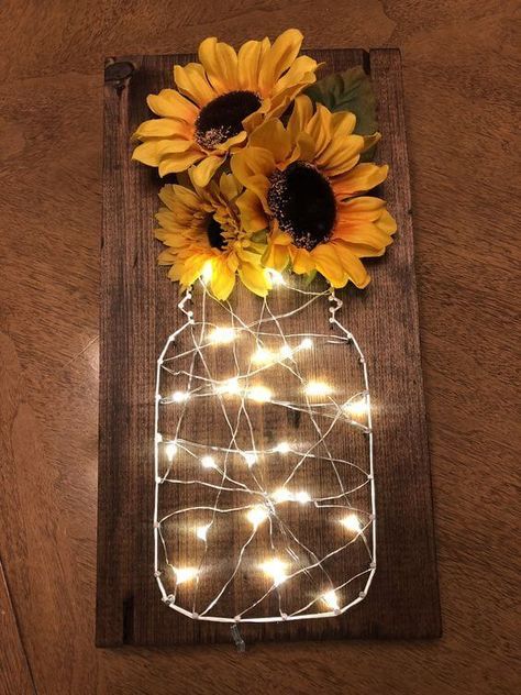 26+ Awesome DIY Fairy Light Decor Ideas For Your House For 2019 Sunflower Room, Apartment Wishlist, Koti Diy, College Diy, نباتات منزلية, Desain Quilling, Hemma Diy, Apartment Diy, Diy Casa