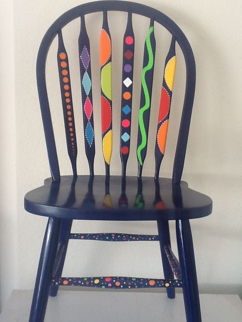 Paint Chairs Diy, Painting Thoughts, Hand Painted Chairs, Whimsical Painted Furniture, Painted Dining Chairs, Whimsical Furniture, Painted Chair, Chair Ideas, Art Chair