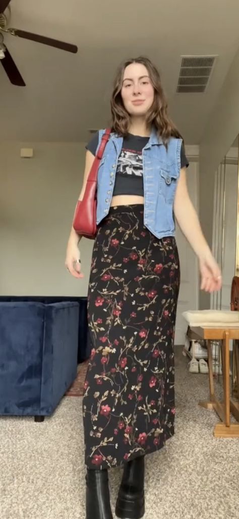 90s Grunge Long Skirt Outfit, Button Up Shirt With Long Skirt, Outfit For The Bar, Burnett Outfits, Edgy Maxi Skirt Outfit, Soft Boho Outfits, Plaid Maxi Skirt Outfit Grunge, 90s Floral Skirt, Style Inspiration Feminine