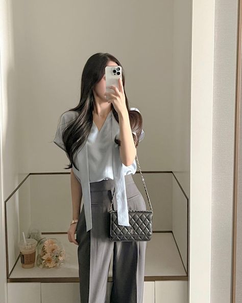 Korea Work Outfit, Korean Corporate Attire, Korean Office Outfits Women, Korean Work Outfit, Korean Office Outfit, Japan Outfit Ideas, Korean Outfits Men, Outfits Japan, Professional Office Outfit