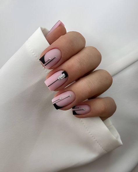 30 Simple But Pretty Short Square Nails - 222 Pink Tip Nails, Business Nails, Cute Pink Nails, Pink Glitter Nails, Pink Gel Nails, Pink Ombre Nails, Pink Gel, Short Square Nails, Pink Nail Designs