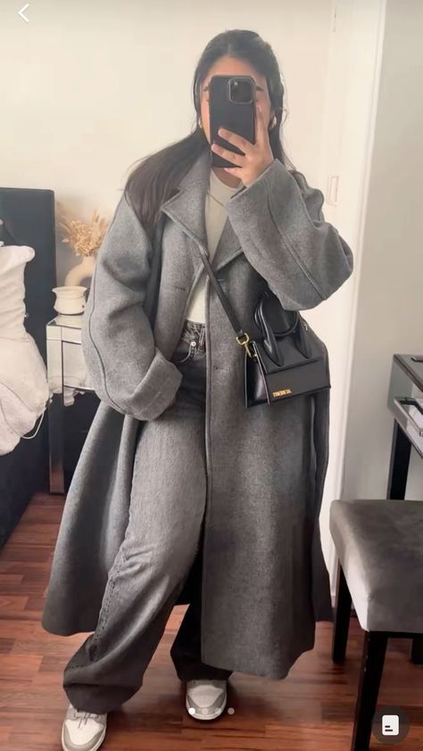 Grey Coat Outfit, Glamouröse Outfits, Mode Hijabi, Best Winter Outfits, Wardrobe Makeover, Mode Zara, Winter Fashion Outfits Casual, Cold Outfits, Neue Outfits