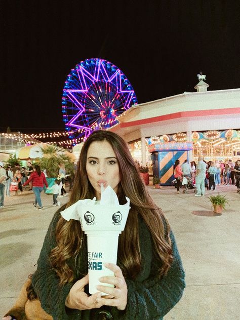 Texas State Fair Outfit Ideas, State Fair Instagram Pictures, Texas State Fair Aesthetic, State Fair Picture Ideas, Texas State Fair Outfit, Fun Fair Outfit, Fair Pictures Ideas, State Fair Outfit Ideas, State Fair Outfits