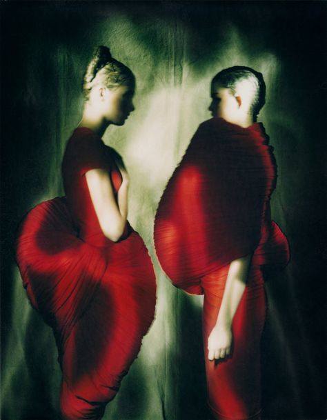 Inside the New Exhibit of Paolo Roversi, Photographer and Longtime Comme des Garçons Collaborator | Vogue Rei Kawakubo Comme Des Garcons, Paolo Roversi, Rei Kawakubo, Museum Exhibition, Japanese Culture, Still Image, Metropolitan Museum Of Art, Comme Des Garcons, Fashion Photographer