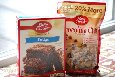 Betty Crocker Chocolate Chip Cookies, Boxed Brownie Recipes, Brookies Recipe, Chocolate Chip Cookie Brownies, Cookie Brownies, Red Headed Hostess, Cake Mix Cookie Bars, Brownie Mix Cookies, Cookie Bars Easy