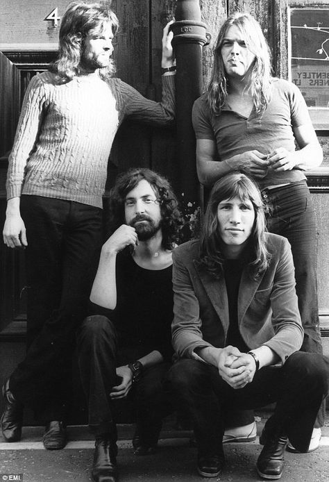 Us and them: Pink Floyd during their seventies heydey  All I can say is woah Stil Rock, Muzică Rock, Richard Williams, Richard Wright, Musica Rock, David Gilmour, Rock N’roll, I'm With The Band, Progressive Rock