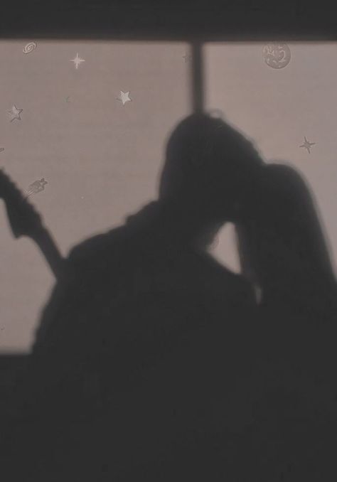 Couples Guitar Aesthetic, Guitar Date Aesthetic, Secret Aesthetic Couple, Private Date Aesthetic, Couple Dating Aesthetic, Indie Boyfriend Aesthetic, Secretive Couple Photos, Couple With Guitar Aesthetic, Healthy Romantic Relationship Aesthetic