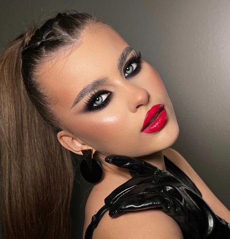 Rocker Makeup Rock Chick, Rock Chick Makeup, Rock N Roll Makeup, Rock And Roll Makeup, Rocker Makeup, Oriflame Makeup, Circus Makeup, Rock Makeup, Bad Makeup