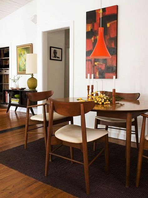 Mid Century Dining Room, Modern Kitchen Tables, Set Meja Makan, Mid Century Dining, Kitchen Table Settings, Design Del Prodotto, Dining Room Design, Leather Chair, Room Table