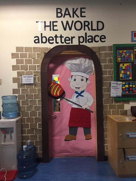 Culinary Door Decoration, Cooking Class Decoration Ideas, Food Theme Classroom Decorations, Cafeteria Decorations, Teacher Appreciation Door Decorations, Doors Decoration, Preschool Classroom Themes, Bakery Theme, Teacher Appreciation Doors