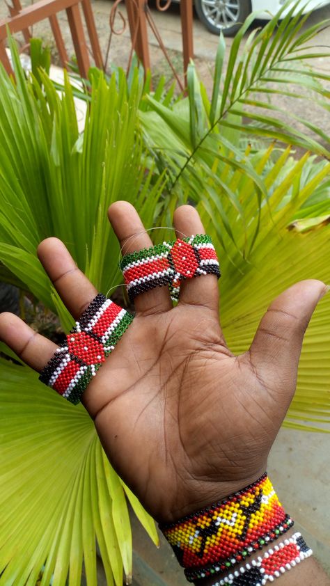 Kenyan Cultural Wear, Kenyan Bracelets, African Beaded Bracelets, African Arts, Wardrobe Capsule, Stylish Work Attire, Bracelet Tutorial, Work Attire, Hand Beading