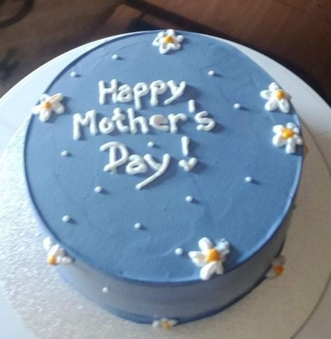 Simple Cake For Mother's Day, Mother’s Day Ideas Cake, Mothers Day Cake Designs Simple, Mother’s Day Cake Design, Happy Mothers Day Cakes Ideas, Happy Mothers Day Cake, Happy Mother's Day Cake, Minimalist Cake, Birthday Cake For Mom