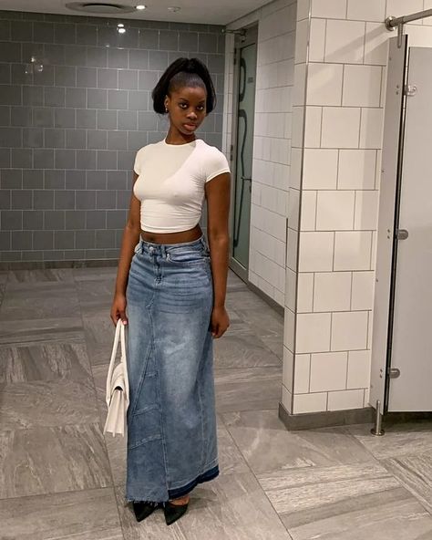 Hour Glass Summer Outfits, Classy Skirt Outfits Black Women, Petite Black Girls Outfit, Long Denim Skirt Outfit Black Women, Long Jean Skirt Outfits Black Women, Fashionnova Outfit Ideas, Modest Pretty Outfits, Chic Modest Outfits, Modest Outfits Black Women