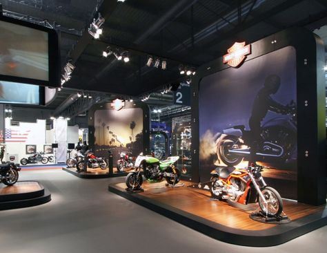 Modular Harley-Davidson space concept by Axis Design Maior, Milan – Italy » Retail Design Blog Showroom Design Exterior, Motorcycle Showroom Interior, Motorcycle Showroom Design, Harley Davidson Store, Industrial Loft Design, Space Concept, Materials And Structures, Motorcycle Shop, Showroom Interior Design