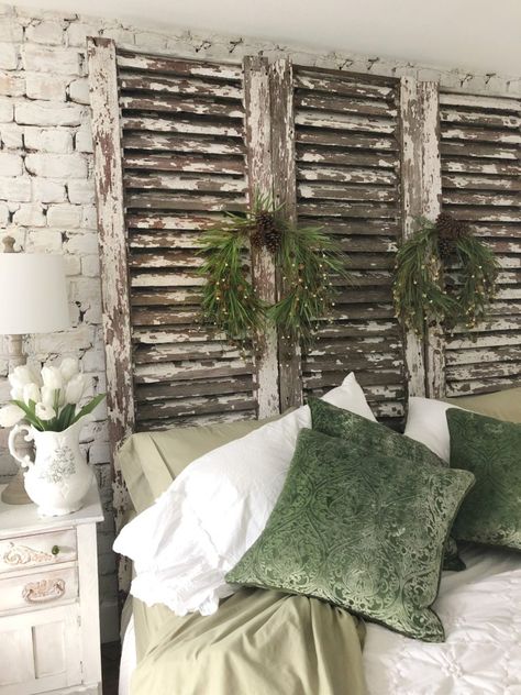 Diy Headboard Ideas Easy, Shutter Headboard, Shutter Headboards, Shutters Repurposed Decor, Living Room Ideas Farmhouse, Old Shutters, Diy Headboards, Diy Headboard, Brick Wallpaper