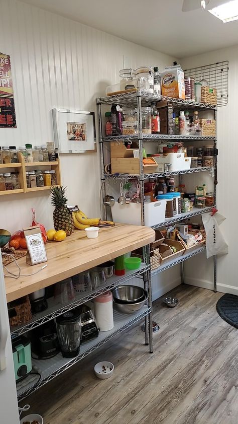 Small Bakery Kitchen Ideas, Shed Bakery Ideas, Bakers Kitchen Design Baking Station, Bakery Organization Ideas, Small Bakery Kitchen Layout, Baking Studio Design, Home Bakery Organization, Commercial Kitchen Design For Home, Small Bakery Kitchen