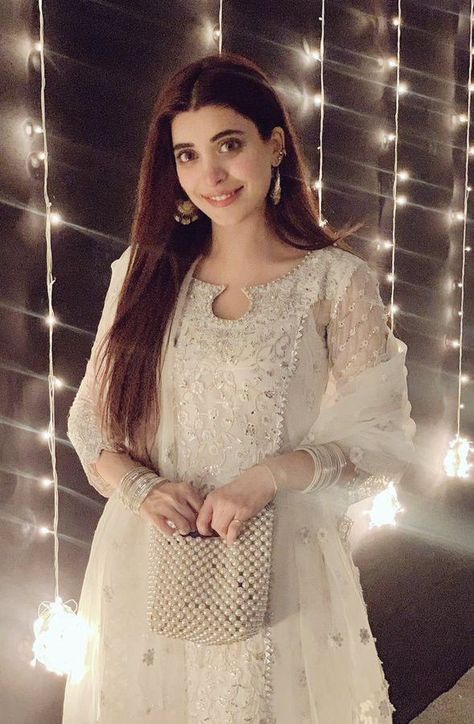 Urwa Hocane, Suzuki Bikes, Pakistani Dresses Casual, Pakistani Actress, Blonde Girl, Pakistani Dresses, Spring Summer Fashion, Desi, My Girl