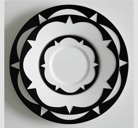 Black and white plates Black And White Dishes, Assiette Design, Sound Frequencies, Dining Ware, Black And White Interior, White Dishes, Black And White Decor, Ceramic Tableware, Dinner Set