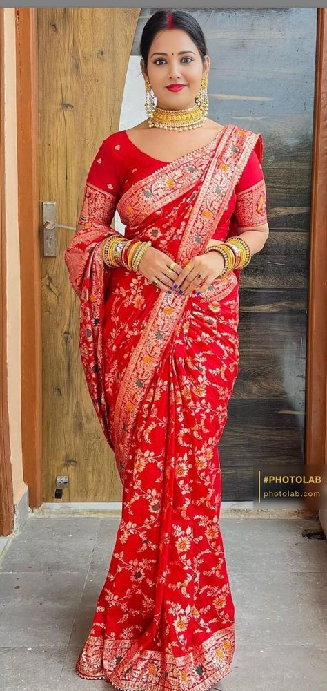 Telugu Culture, Village Girls, Sarees Design, Regular People, Beautiful Casual Dresses, Indian Fashion Saree, Saree Photoshoot, Indian Bridal Fashion, Beautiful Dresses Short