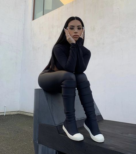 Outfits Rick Owens, Rick Owens Shoes Outfit, Rick Owens Shoes, Superenge Jeans, Shoes Outfit, Chill Outfits, Ținută Casual, Streetwear Fashion Women