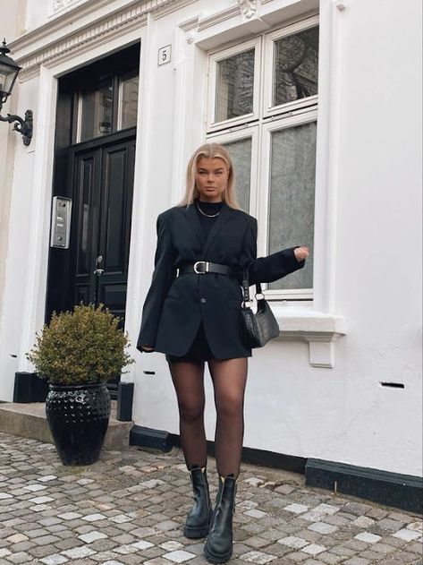 Black Blazer With Belt Outfit, Chunky Boots Dress Outfit, Blazer Dress And Tights, Blazer Stockings Outfit, Blazer And Stockings Outfit, Ganni Chelsea Boots Outfit, Black Blazer Dress Outfit Classy, Oversized Blazer Dress Outfit, Oversized Blazer With Belt