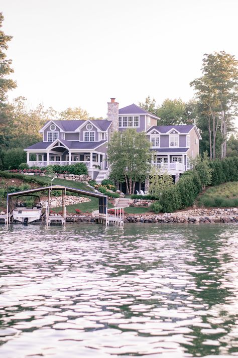 Cozy, Eclectic Cottage Style in Walloon Lake, Michigan Coastal Maine House Exterior, Lake House Cottage Exterior, Big Lake House, Traditional Lake House, Modern Lake House Exterior, Cottages Modern, Lake House Exterior, House On Water, Cottages In The Woods