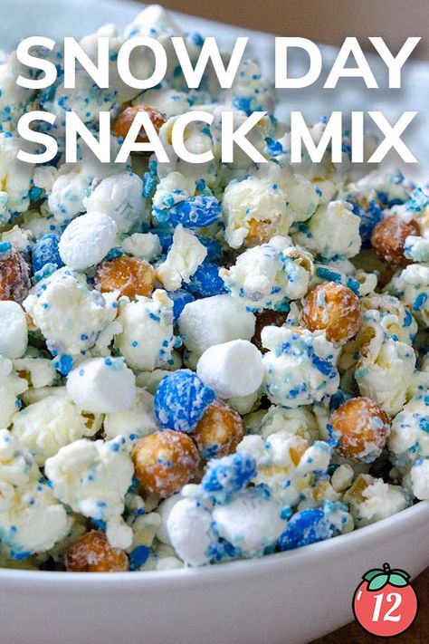 Snow Day Snack Mix | 12 Tomatoes Snowman Mix Snack, Winter Themed Snacks For Preschool, Winter Trail Mix Recipes, Snow Day Treats, Snow Themed Snacks, Snowflake Food Ideas, Snow Day Snacks, Winter Wonderland Food Ideas, Winter Snacks For Kids