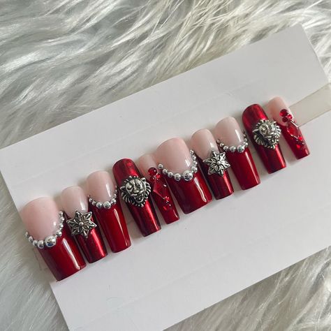 Pretty red freestyle press ons❤️✨ ~Click link in bio to book or DM me (acrylics, gel-x, & gel manis) 📍Brooklyn, NYC DM me for custom luxurious press on nails💅 comes with full prep kit! DM for more info Shop ready to ship jewelry & press on nails @baesbling #brooklyn #nyc #nycnailtech #brooklynnailtech #explore #AcrylicNails #nailart #TrendingNails#TrendingAcrylicNails #pressons #pressonnails #custompressons #redpressons #rednails #rednailinspo #redandsilvernails Red And Silver Nails, Press Ons, Nail Tech, Red Nails, Dm Me, Press On Nails, Nail Inspo, Acrylic Nails, Link In Bio